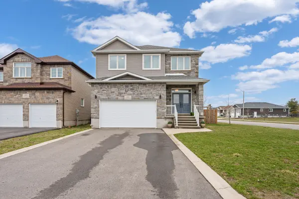 1567 Albany DR, Kingston, ON K7P 0L9