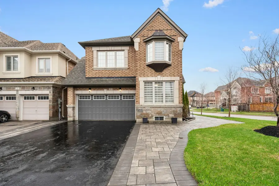 2 William Luck AVE, East Gwillimbury, ON L9N 0S1
