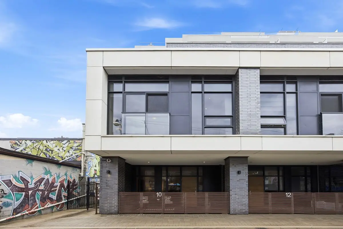 10 Loretto LN, Toronto C01, ON M5S 0B7