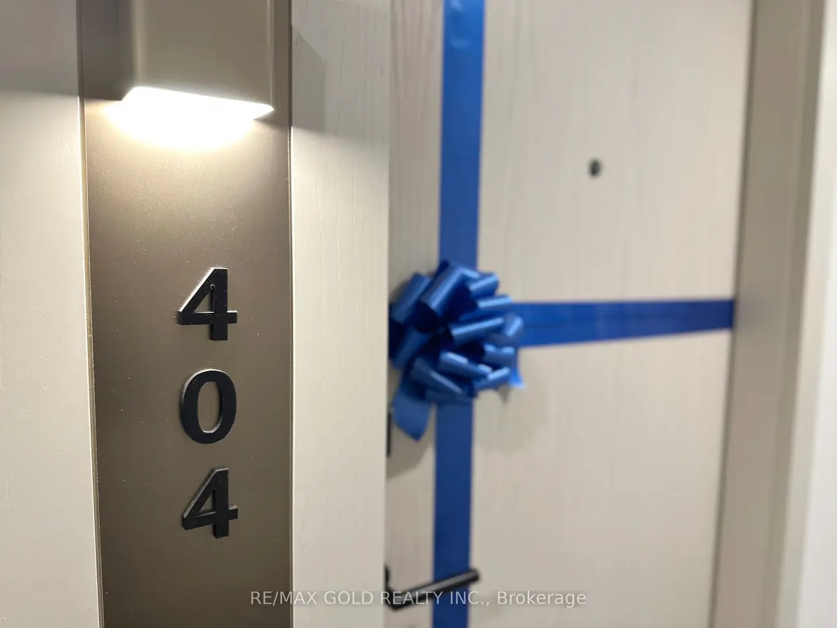 3006 William Cutmore BLVD #404, Oakville, ON L6H 8A4