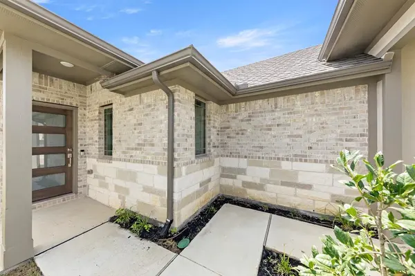 1621 Meadow Crest, Aubrey, TX 76227