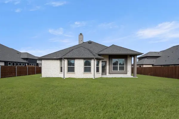 272 Sparkling Springs Drive, Waxahachie, TX 75165