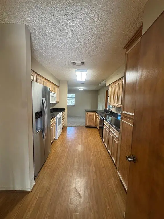 3904 Cimmaron Trail, De Cordova, TX 76049