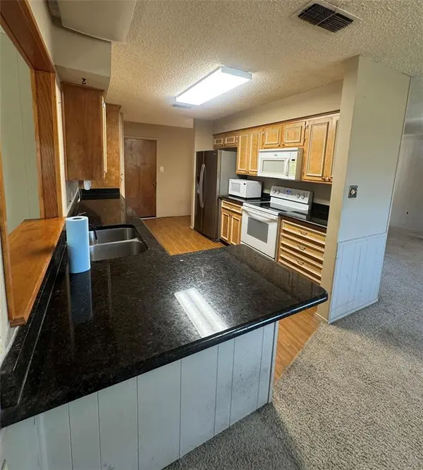 3904 Cimmaron Trail, De Cordova, TX 76049