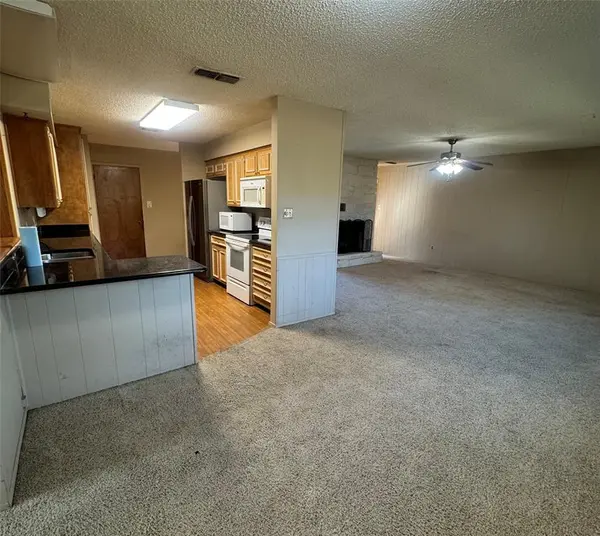 3904 Cimmaron Trail, De Cordova, TX 76049