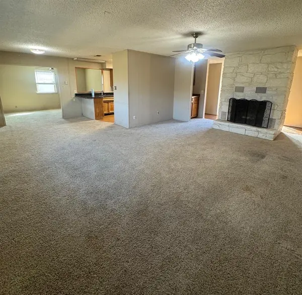 3904 Cimmaron Trail, De Cordova, TX 76049