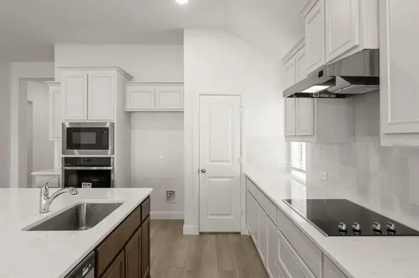 1404 Elle Lane, Aubrey, TX 76227