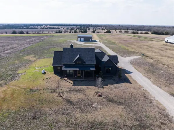 375 Wolf Front Road, Van Alstyne, TX 75495