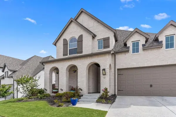 1748 Boxwood Row Drive, Aubrey, TX 76227