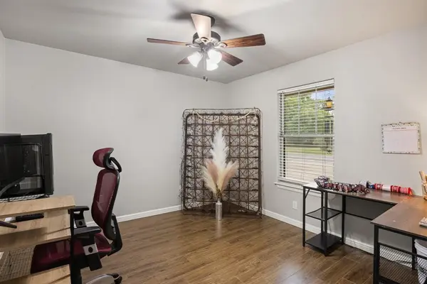 208 N Oak Lane, Tolar, TX 76476