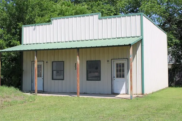 203 E Grove Street, Kaufman, TX 75142