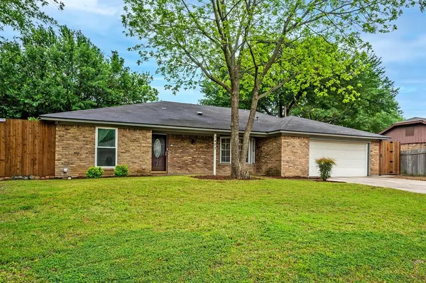 3407 Dovecreek Drive, Arlington, TX 76016