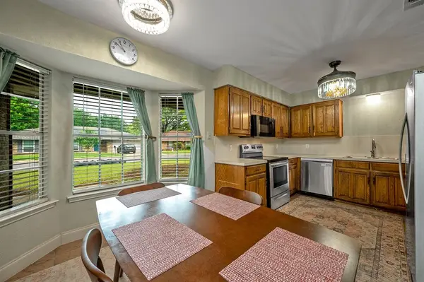 3407 Dovecreek Drive, Arlington, TX 76016