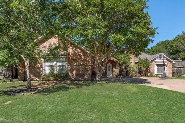 7020 Live Oak Drive, North Richland Hills, TX 76182