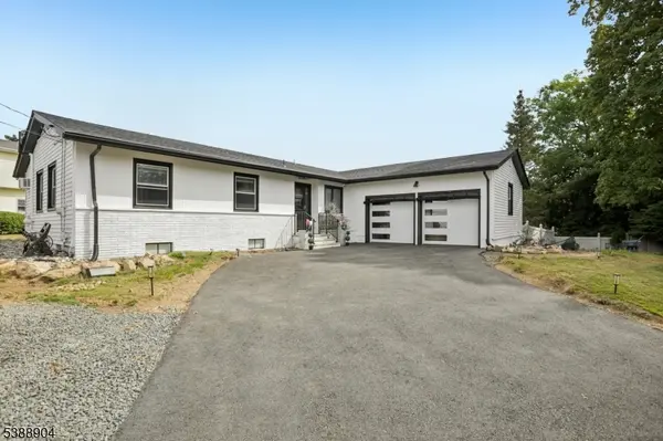 112 Park Pl, Pompton Lakes Boro, NJ 07442