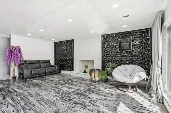 112 Park Pl, Pompton Lakes Boro, NJ 07442