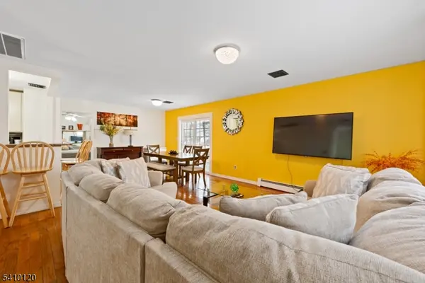 13 James St, Dover Town, NJ 07801