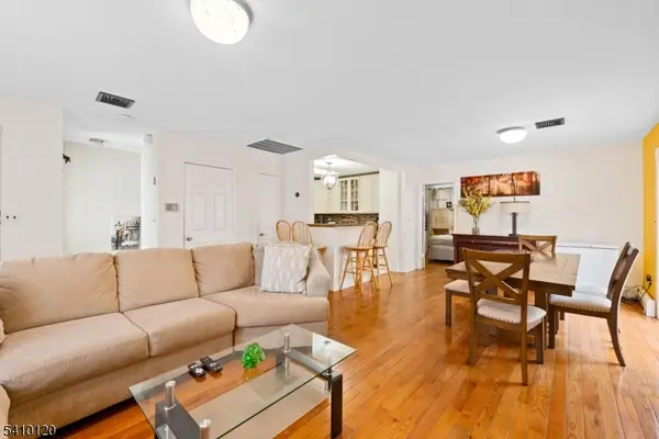 13 James St, Dover Town, NJ 07801