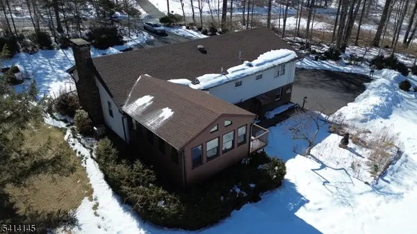 327 Mountain Lake Rd, Liberty Twp., NJ 07838