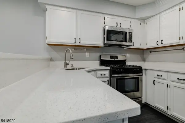 203 Concord Pl, North Brunswick Twp., NJ 08902