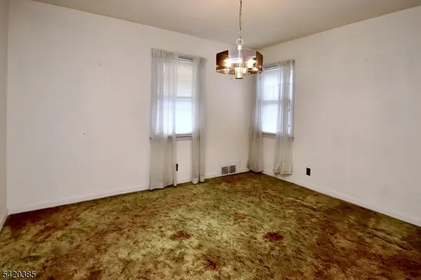 39-23 Van Duren Ave, Fair Lawn Boro, NJ 07410