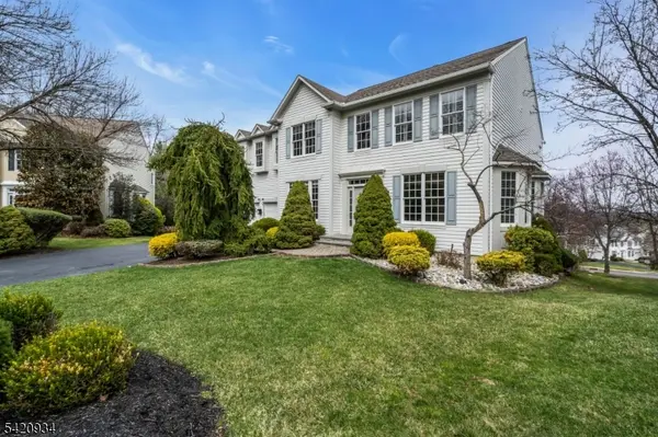 17 Bedford Dr, Bernards Twp., NJ 07920