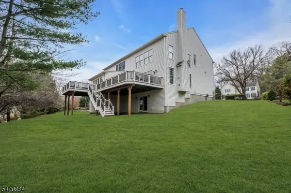 17 Bedford Dr, Bernards Twp., NJ 07920