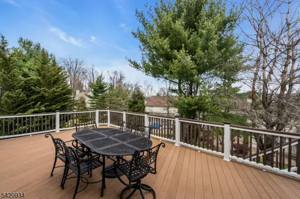 17 Bedford Dr, Bernards Twp., NJ 07920