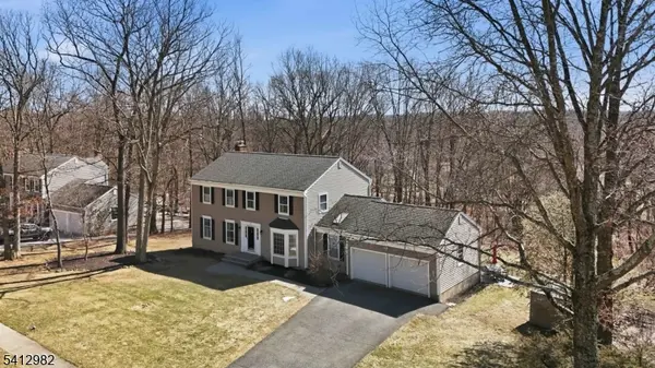 51 Winay Ter, Washington Twp., NJ 07853