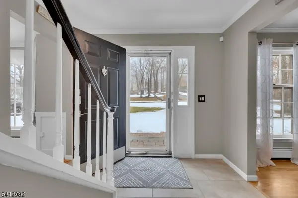 51 Winay Ter, Washington Twp., NJ 07853