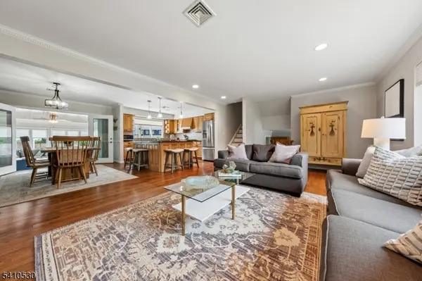 24 Regent Pl, Berkeley Heights Twp., NJ 07922