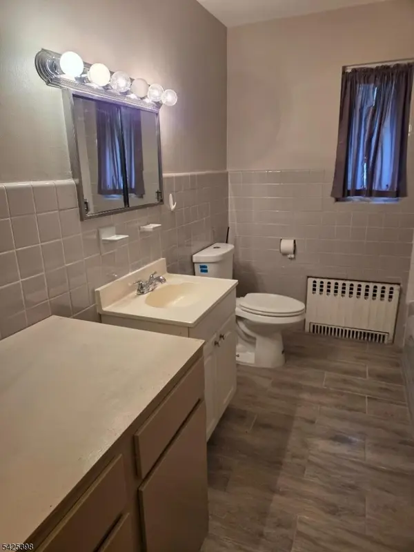 144 Raphael Rd, Totowa Boro, NJ 07512