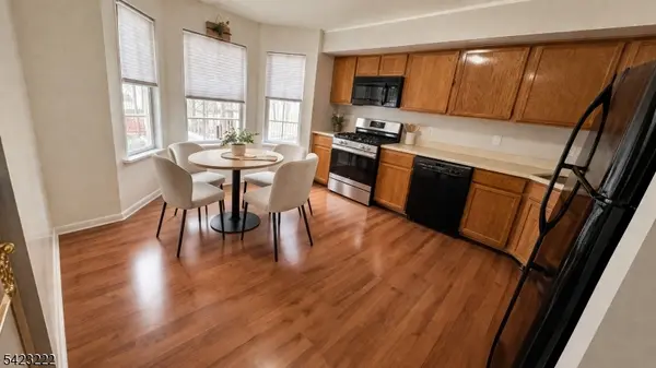 117 Pinehurst Dr, Washington Twp., NJ 07882