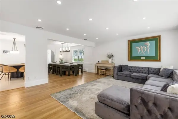 42 Nugent Dr, Clifton City, NJ 07012