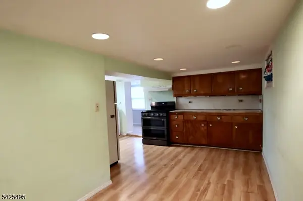 84 N 12Th St, Hawthorne Boro, NJ 07506