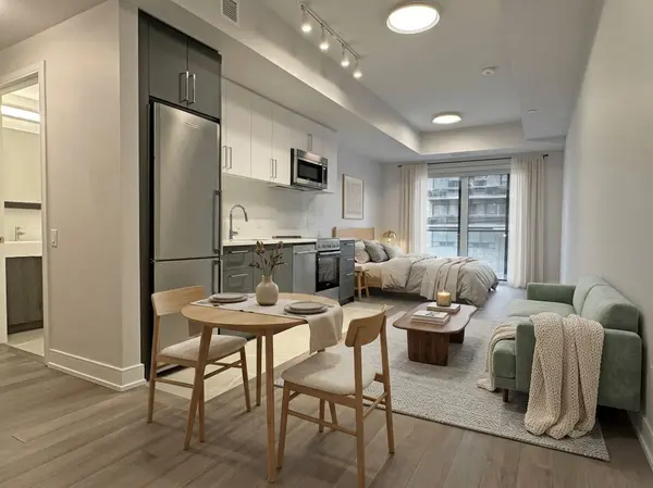 2525 Bathurst ST #202, Toronto C04, ON M6B 2Y9