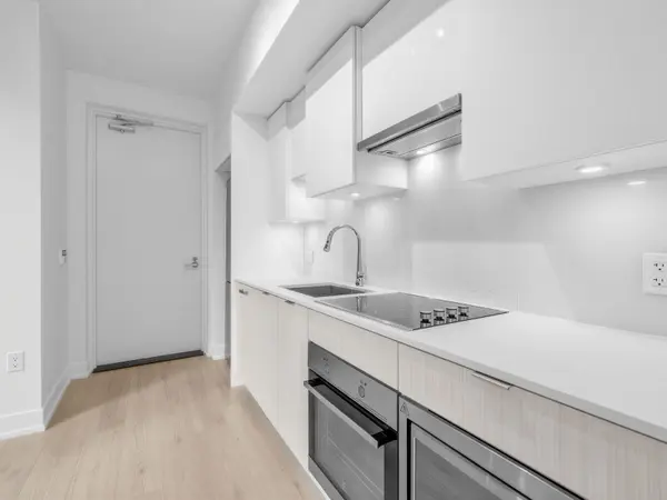 99 Broadway AVE #105, Toronto C10, ON M4P 0E3