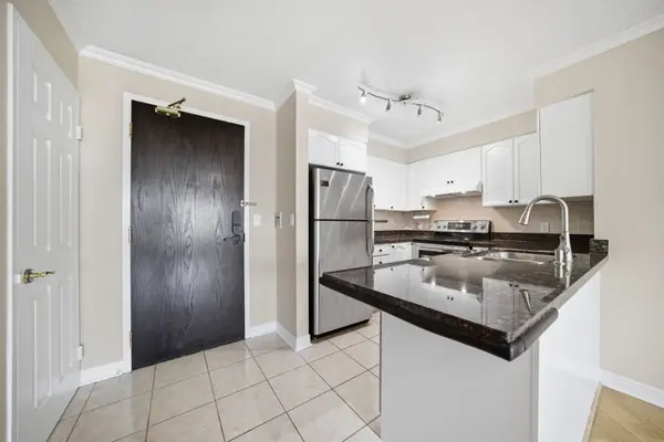 23 Hollywood AVE #2706, Toronto C14, ON M2N 7L8