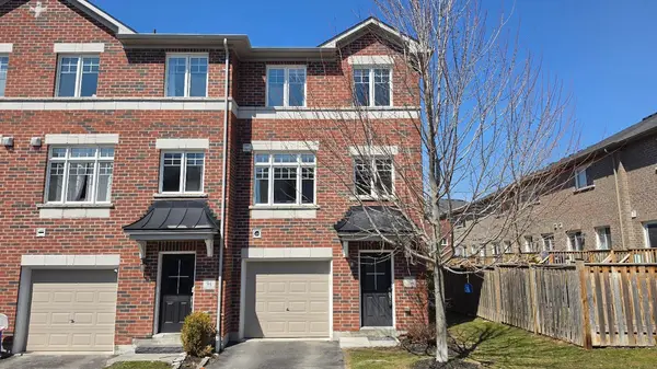 92 Markham TRL, Clarington, ON L1C 0S4