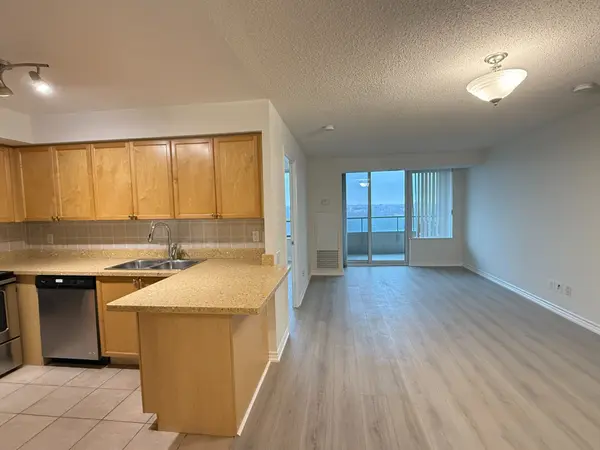 61 Town Centre CT #1812, Toronto E09, ON M1P 5C5