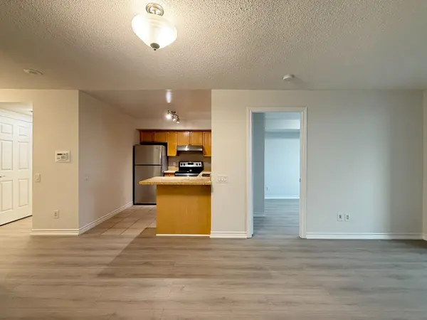 61 Town Centre CT #1812, Toronto E09, ON M1P 5C5