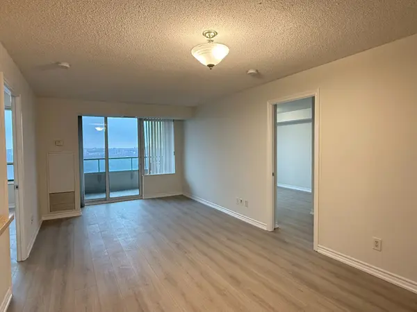 61 Town Centre CT #1812, Toronto E09, ON M1P 5C5