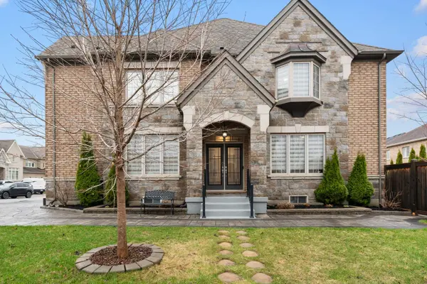 2 William Luck AVE, East Gwillimbury, ON L9N 0S1