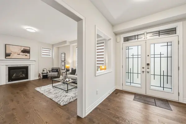 2 William Luck AVE, East Gwillimbury, ON L9N 0S1