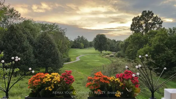 520 Silken Laumann DR #17, Newmarket, ON L3X 2S7