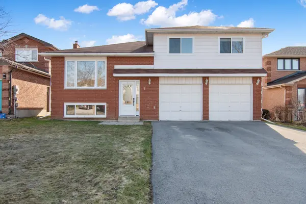 7 Carmichael CT, Orillia, ON L3V 7R6