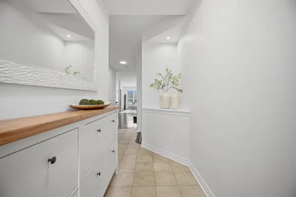 2386 Stone Glen CRES, Oakville, ON L6M 0C7