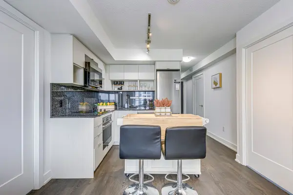 9 Mabelle AVE #2619, Toronto W08, ON M9A 0E1