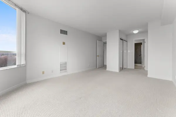 1 Aberfoyle CRES #910, Toronto W08, ON M8X 2X8