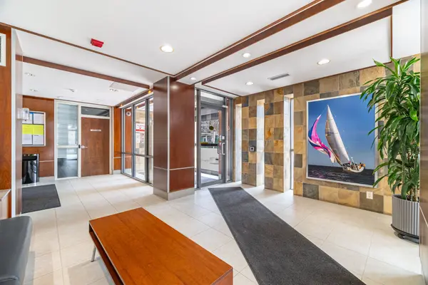 70 Port ST E #204, Mississauga, ON L5G 1E8